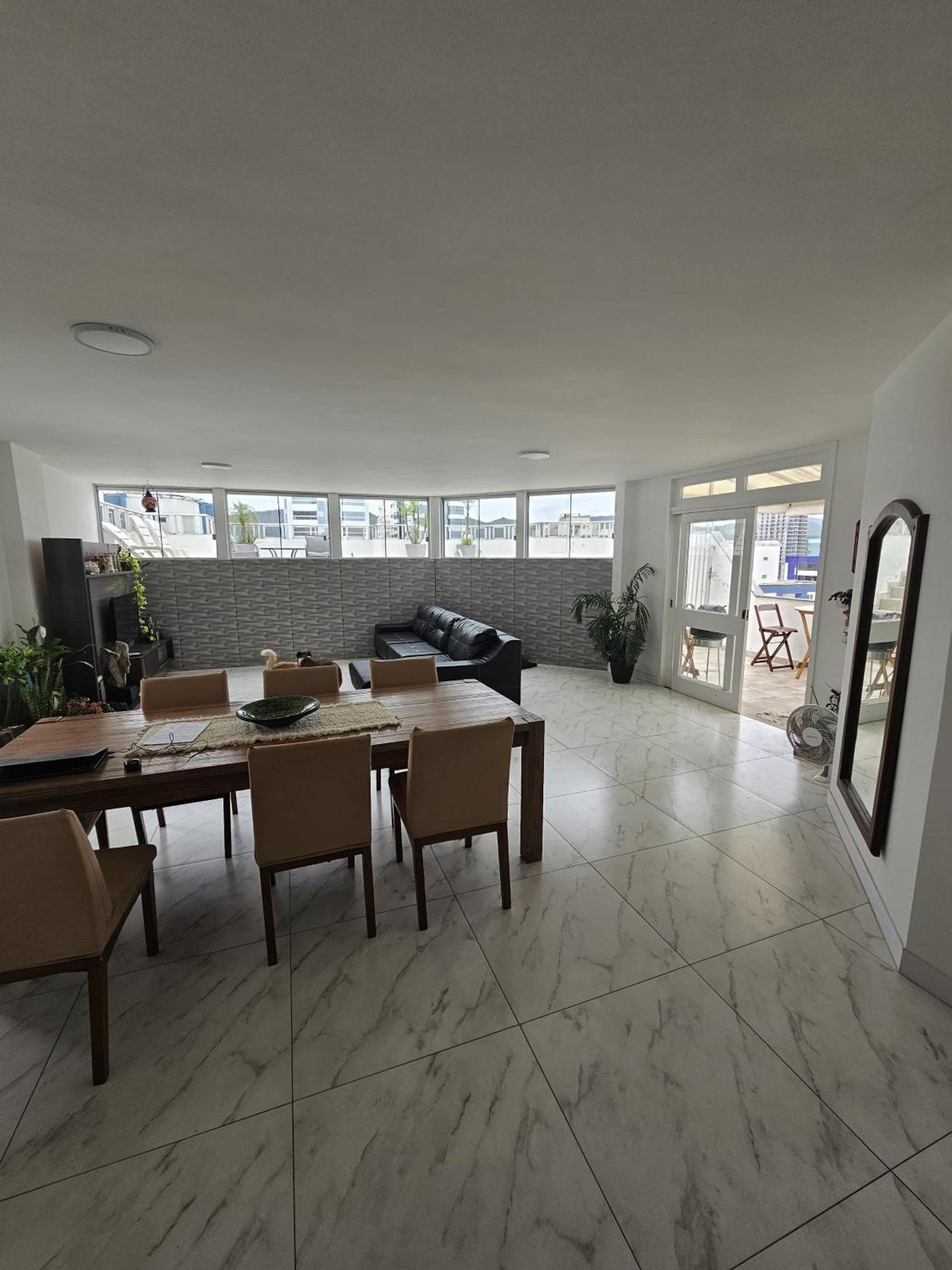 Homestay Suite En Apartamento Privado *